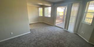 Large 2 bed 1 bath Top Floor Condo Gallery 8