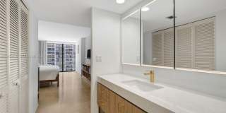 1915 Brickell Ave Gallery 38