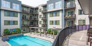 Encore 4505 at Town Center Apartments Gallery 7