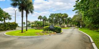 7500 Sunshine Skwy Lane S 205 Gallery 40