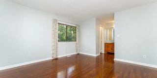 Room in 3 Bedroom Home at Sandy Creek Dr Gallery 13