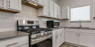 Brand New 3 Bed 2.5 Bath Duplex Includes Office Space (See Contact Info Below) Gallery 27