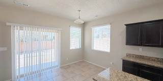 Beautiful 3-Bedroom Home in Tierra Oeste near Ladera/Unser. Refrigerated Air! Gallery 6