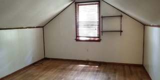 4BR 2BA - Walk to campus!  Available August 1 2027 Gallery 20