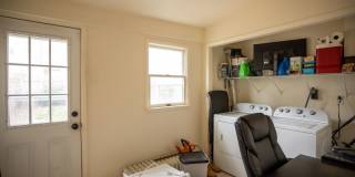 Large 1st fl with yard w/d Gallery 12