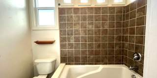 Unique Home in Columbia Neighborhood - 4+ Bedroom 3 Bath - Walnut St Gallery 33