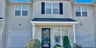 3 BED/2.5 BATH TOWNHOME IN ARDEN Gallery 1