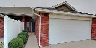 Very Nice 3 Bedroom 2 Bath Duplex in Yukon Schools Gallery 1