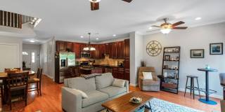 Beautiful 3 Bedroom Bridgeport Townhome! Gallery 14