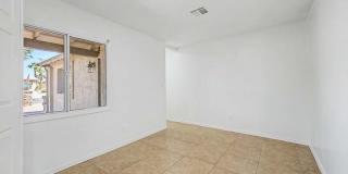 2601 E DAHLIA Drive Gallery 10