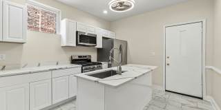 4704 W Monroe Street Gallery 4