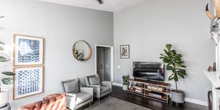 8201 CROSSBROOK Court Gallery 9