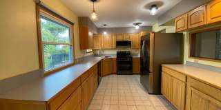 $300 Off 1st Months RENT!!! Spacious 3-Bedroom Home with Large Fenced Yard + RV Parking in The Dalles Gallery 4