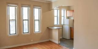 5214 South Woodlawn Gallery 1