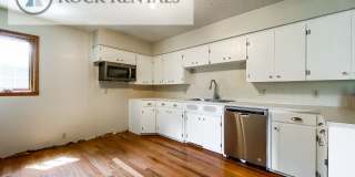 3 Bed 1.5 Bath House in Convenient Location Gallery 12