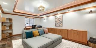 2 BDR Gorgeous Updated Townhome with Huge Garden Gallery 26