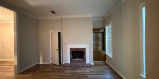 Two Story 2 bedroom, 2 bathroom home in South Highland Gallery 13