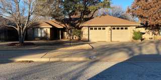 PRICE REDUCED!!! Extraordinary 3/2/2 Gallery 1