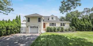 122 Village Circle W Gallery 1