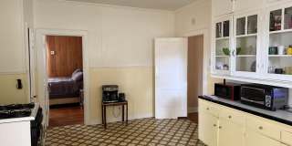 1326 W University Avenue Gallery 15