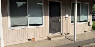 Pet Friendly 2 Bedroom in Lebanon! Gallery 1