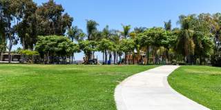 Beautiful 3 bed 2.5 baths "fully furnished" townhouse in the charming neighborhood of University Heights. Gallery 63