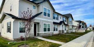 1017 East Lockhart Street Gallery 13