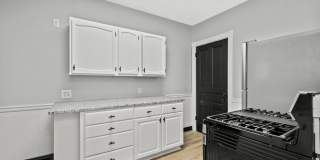 Stunning 3 bedroom home in McKees Rocks available May 15! Gallery 12