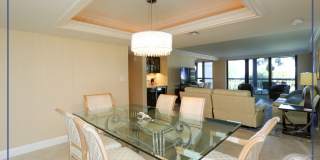 **PARK SHORE BEAUTY WALK TO VENETIAN VILLAGE ** ESPLANADE** NICE AMENITIES ** 2 BEDROOM CONDO ON THE BEACH ** Gallery 18
