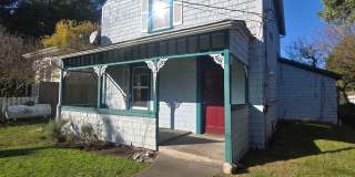 ***PENDING APPLICATION***3 Bedroom, 1 Bath Uptown Victorian Port Townsend Home For Rent! Gallery 1