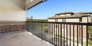 Spacious Condo in Aurora Gallery 14
