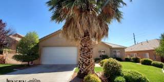 3 Bedroom, One Level Furnished Home in Emerald Ridge Gallery 1