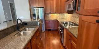 Stunning Contemporary townhome in Coveted Peterkort Woods, near St. Vincent's in Cedar Mill Stunning Contemporary townhome in Coveted Peterkort Woods, near St. Vincent's in Cedar Mill Gallery 6