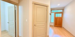 Spacious 3 Bedroom Townhome with Huge Bonus Room! Gallery 4