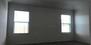 Conveniently Located 4 Bed / 2 Bath Hutto Home Gallery 10