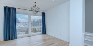 Welcome to 2737 Shenandoah Ave – a modern townhome for rent in Charlotte located in the highly sought-after Chantilly neighborhood Gallery 17