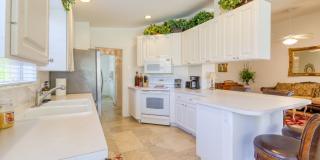 Fully furnished, 2-bedroom, 2 bath, 2 car garage villa Gallery 5