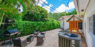 1714 Costado St Gallery 37