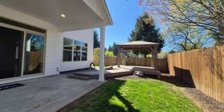 Come see this newly renovated home! Gallery 28