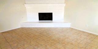 Adorable Single Level Eastside Duplex With Evaporative Air Located In Quiet Neighborhood Gallery 5
