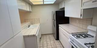 NW Condo Near Shopping Center Available Now! Gallery 8
