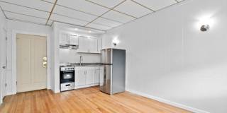 1440 West HOWARD Gallery 4