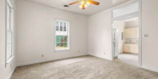 Cozy 2 Bedroom Downtown Home Available! Gallery 7