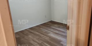 812 1/2 West Myrtle Street Gallery 4