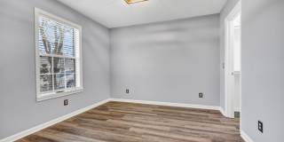 BEAUTIFULLY RENOVATED TWO BEDROOM IN CHAPIN Gallery 15