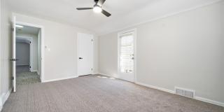 4037 Washington Boulevard Gallery 19