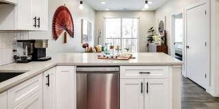 Artisan on 39th Gallery 15