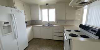 2 Bed, 1 Bath in- Downtown Ferndale Gallery 6