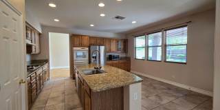 An Amazing NW Home! Over 3300 sq ft w/ pool & spa! Must see! Gallery 11