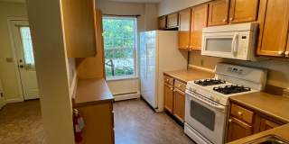 Spacious  South Burlington Townhouse for Rent - Available 7/1 Gallery 8